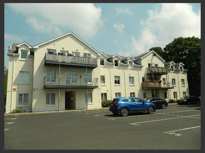 17 Moyglare Court, Maynooth, Co Kildare.  
