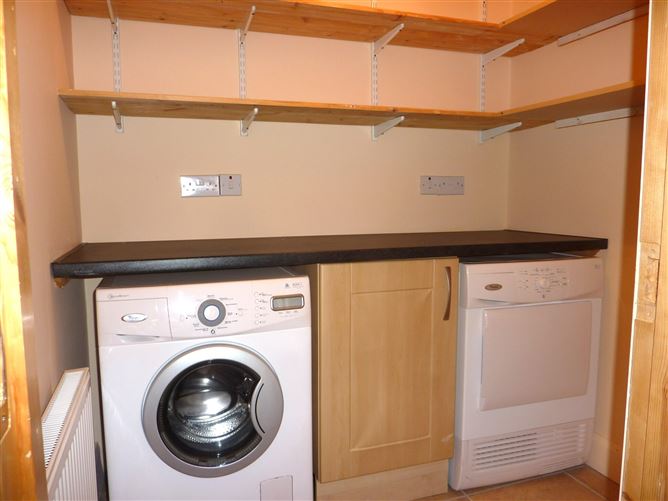 18 Cois Abhainn, Ballinrobe Road, Westport, Co. Mayo