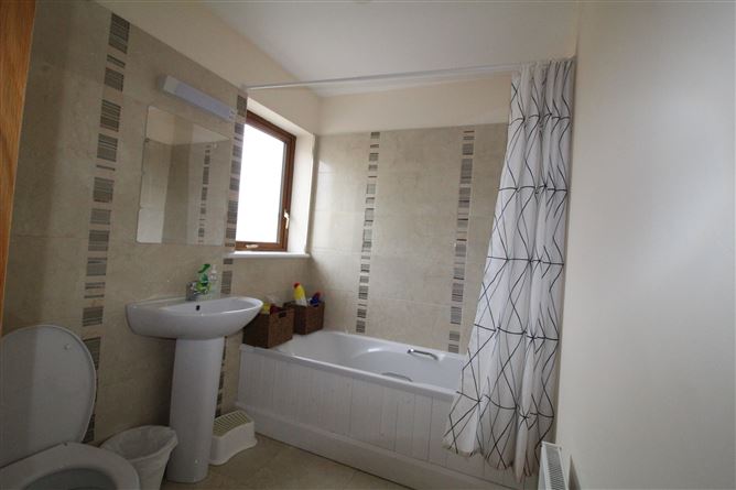9 Castle  Rock, Meadowlands, Macroom, Cork