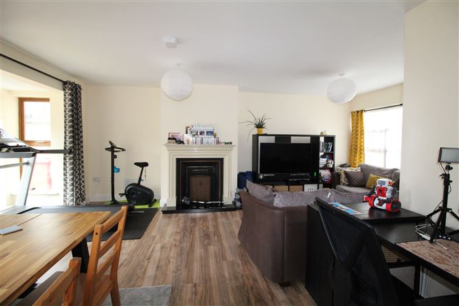 9 Castle  Rock, Meadowlands, Macroom, Cork
