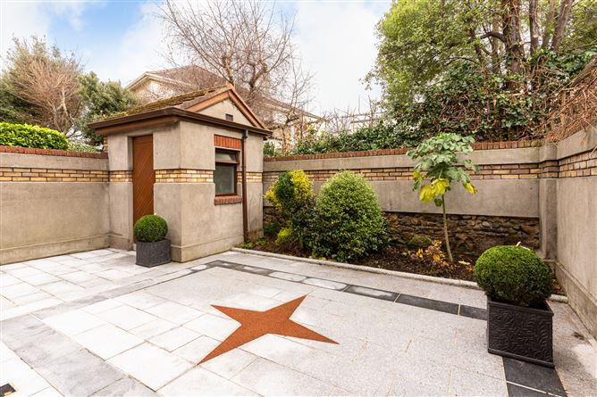 32 Merrion Strand, Sandymount, Dublin 4