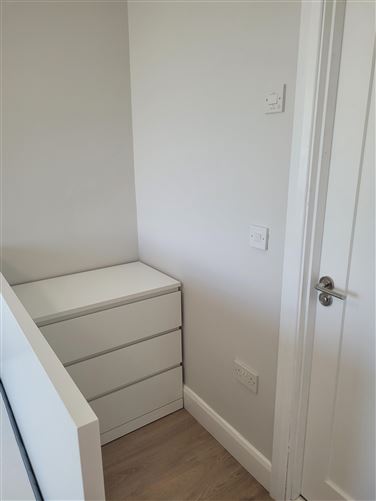 https://photos-a.propertyimages.ie/media/4/6/2/4955264/99b9feb0-b360-43e4-8a8b-48878b3235df_l.jpg