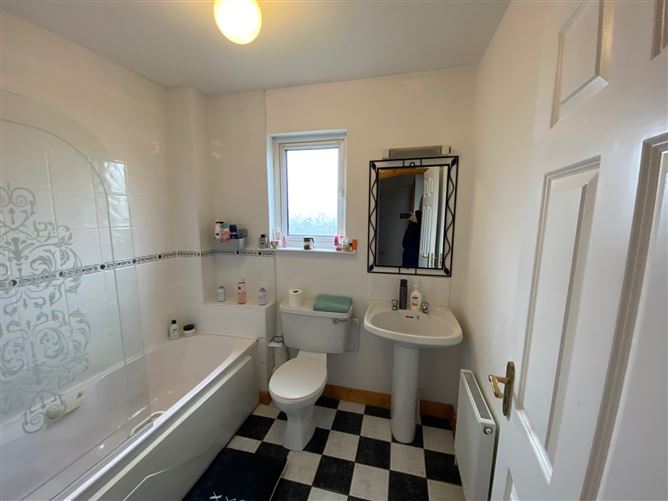 2 Deerpark, Pembroke Wood, Passage West, Cork