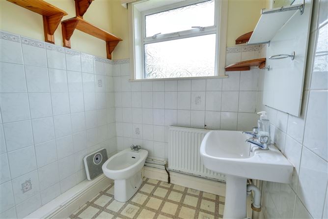 Chezmai, Athlone Road, Longford