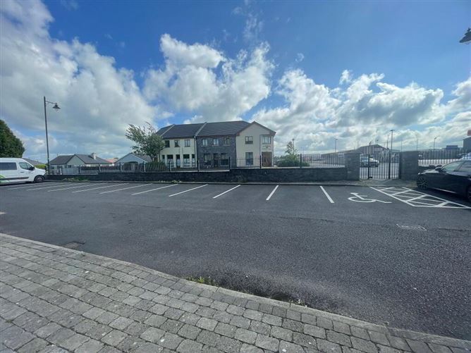 Corraun Park, Racecourse Road, Roscommon Town, Roscommon