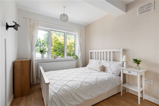 106 Fosterbrook, Booterstown, Blackrock, Co. Dublin