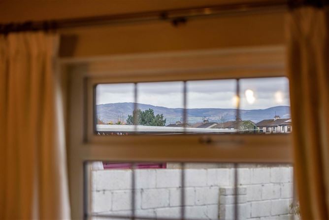 30 Hawthorn Cresent, Bay Estate, Dundalk, County Louth