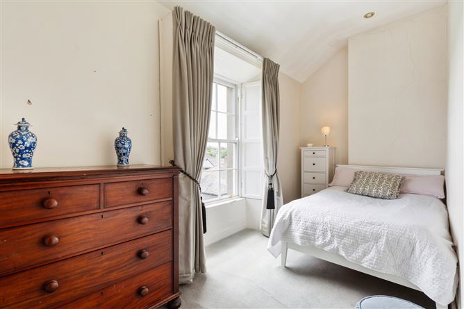 7 Ardenza Terrace, Seapoint Avenue, Monkstown, Co. Dublin