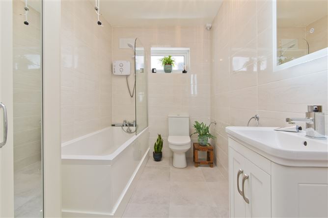 22 Bayview Bungalows, Killiney Hill Road, Killiney, Co. Dublin