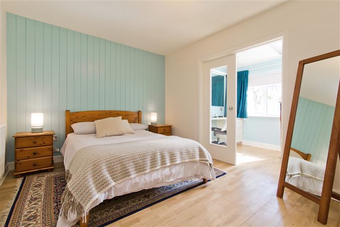 22 Bayview Bungalows, Killiney Hill Road, Killiney, Co. Dublin