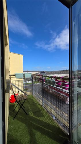 49 Harbour Point, Market Square, Longford