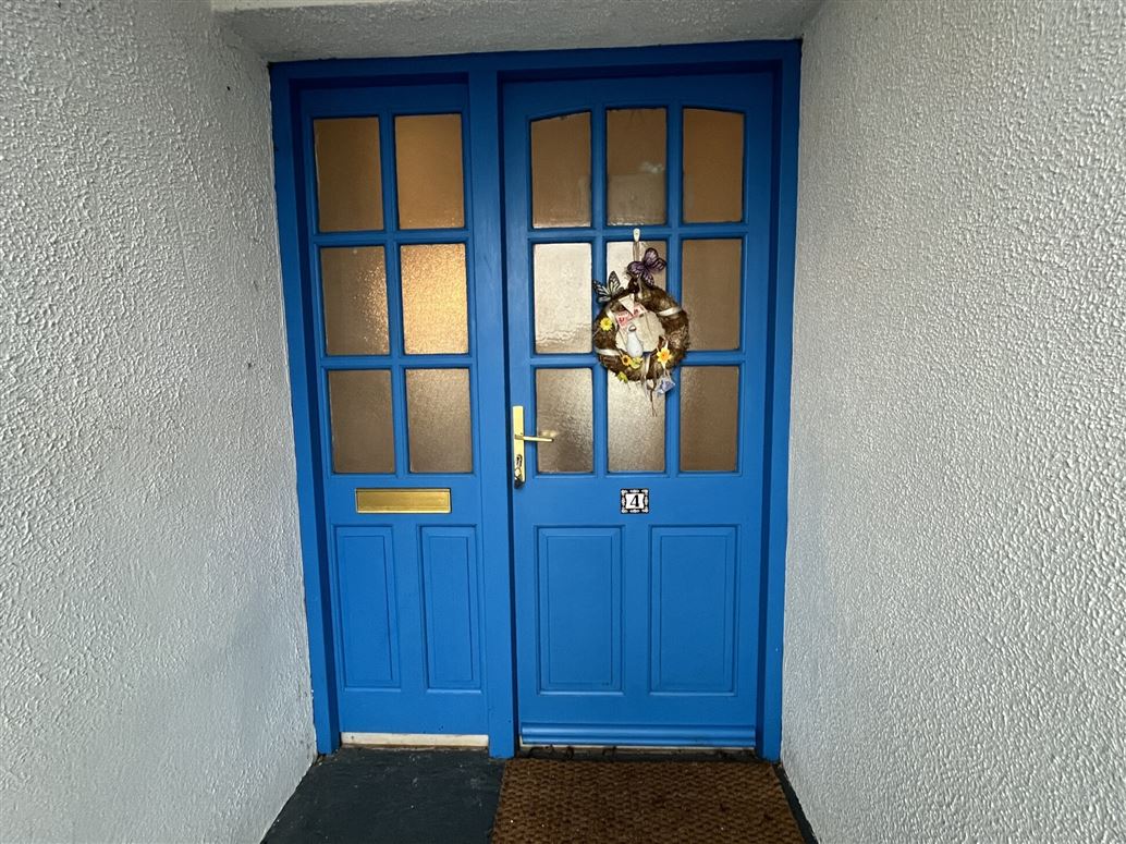 4 Somerset Apartments, Pier Road, Enniscrone, Co. Sligo