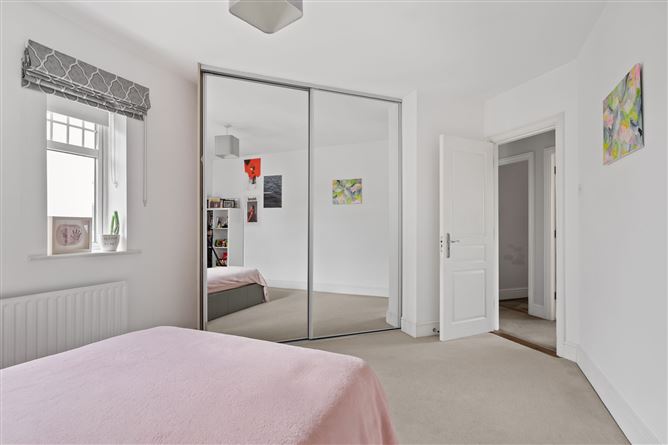 https://photos-a.propertyimages.ie/media/4/6/4/4996464/413409a4-d11b-4d91-9e5b-9fe185e07ff4_l.jpg