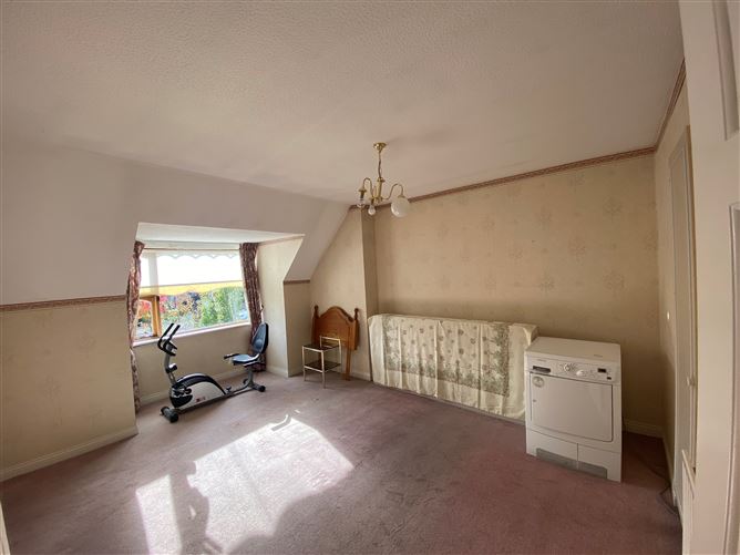 12 Templeroan Green, Scholarstown Road, Rathfarnham, Dublin 16