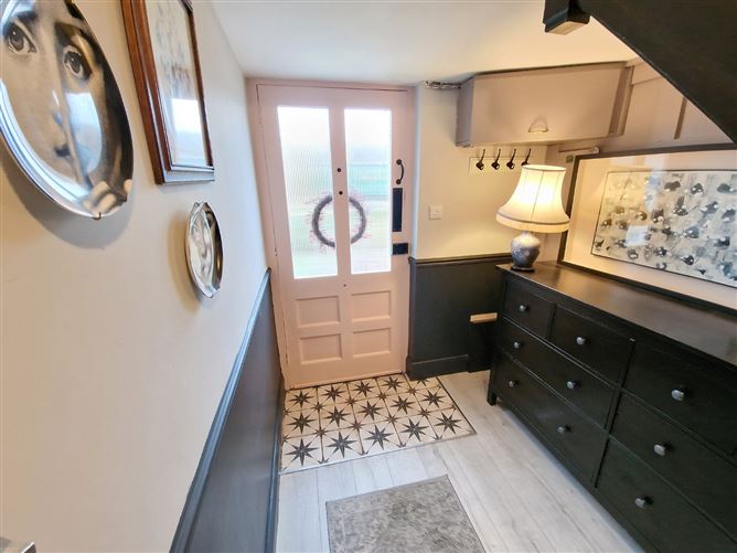 6 Patrick Street, Clarecastle, Ennis, Co. Clare DNG O'Sullivan Hurley