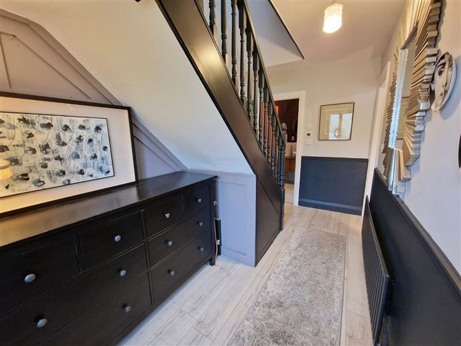 6 Patrick Street, Clarecastle, Ennis, Co. Clare DNG O'Sullivan Hurley