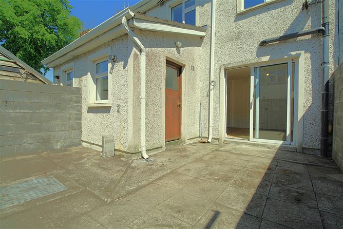 25 Crosbie Place, Little Barrack Street, Carlow