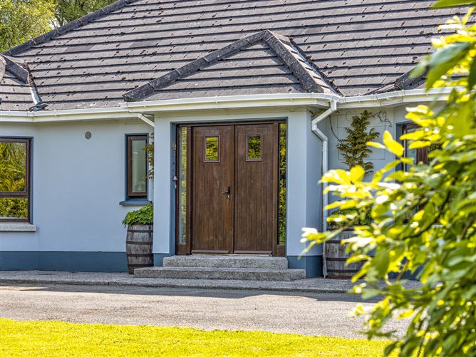 Substantial Residence On c. 1 Acre / 0.404 HA,, Donard, Wicklow