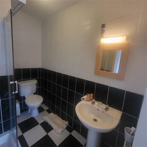 6 Crofton Court Lough RInn, Mohill, Leitrim