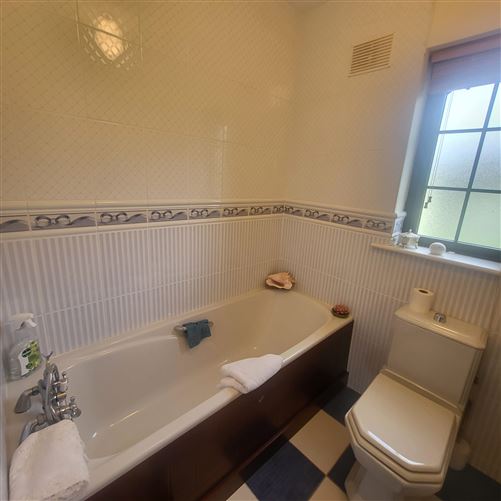 6 Crofton Court Lough RInn, Mohill, Leitrim