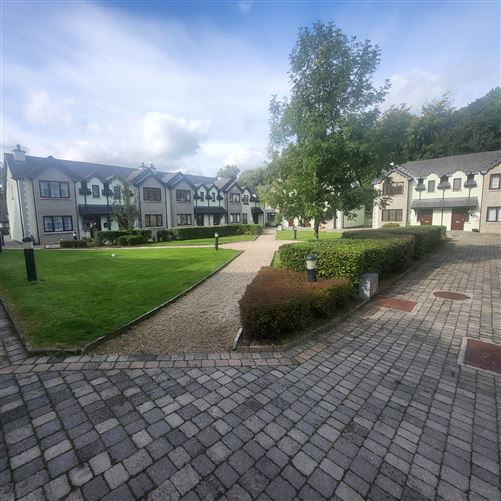 6 Crofton Court Lough RInn, Mohill, Leitrim