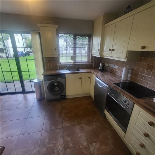 6 Crofton Court Lough RInn, Mohill, Leitrim