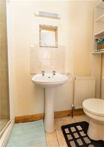 No 14 Cnoc Na Gaoithe, Lanesborough, Co. Longford