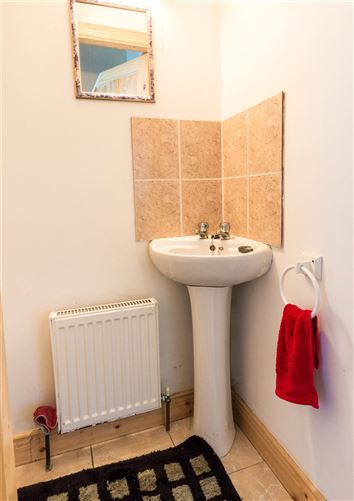 No 14 Cnoc Na Gaoithe, Lanesborough, Co. Longford