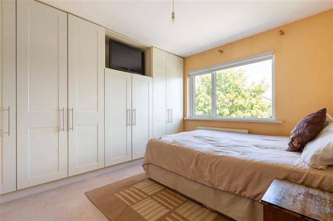 23 Bayview Drive, Killiney