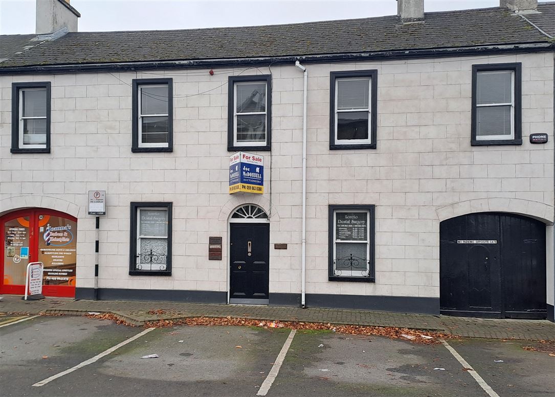 13 Emily Square, Athy, Kildare