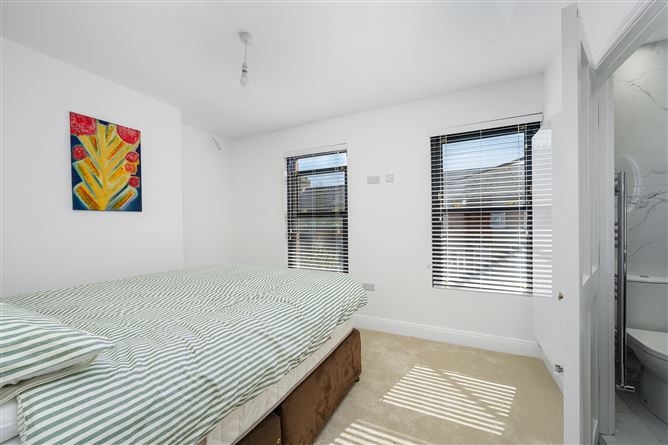 https://photos-a.propertyimages.ie/media/4/6/6/4923664/5858edb9-7829-4a80-ad4a-4afab36a33b2_l.jpg
