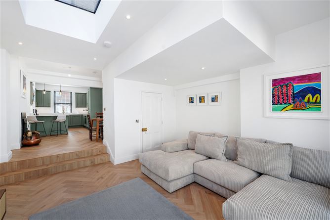 https://photos-a.propertyimages.ie/media/4/6/6/4923664/5858edb9-7829-4a80-ad4a-4afab36a33b2_l.jpg