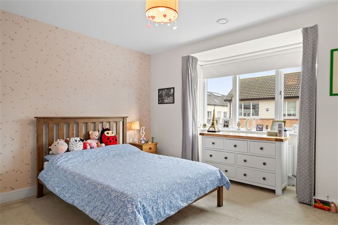 13 Larkfield Close, Leopardstown, Dublin 18