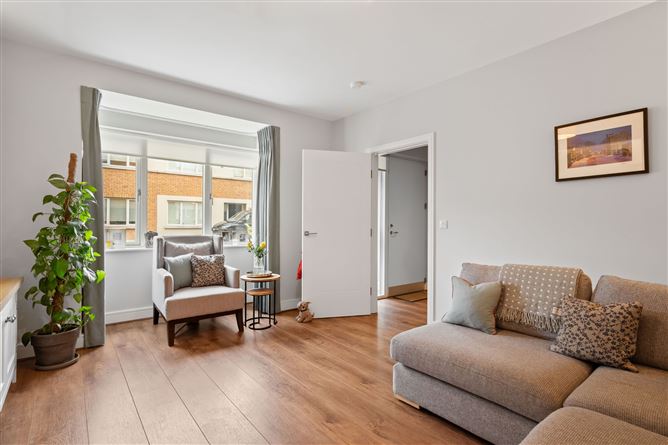 13 Larkfield Close, Leopardstown, Dublin 18