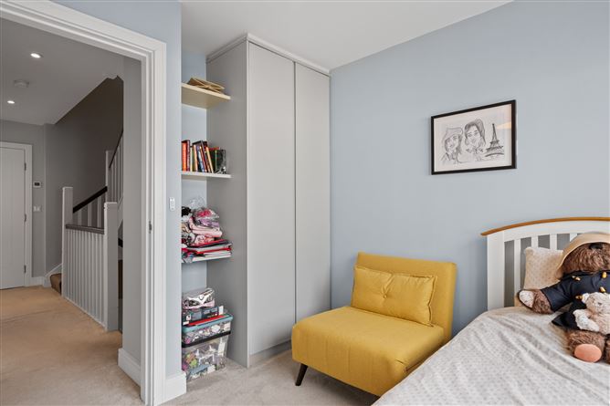 13 Larkfield Close, Leopardstown, Dublin 18