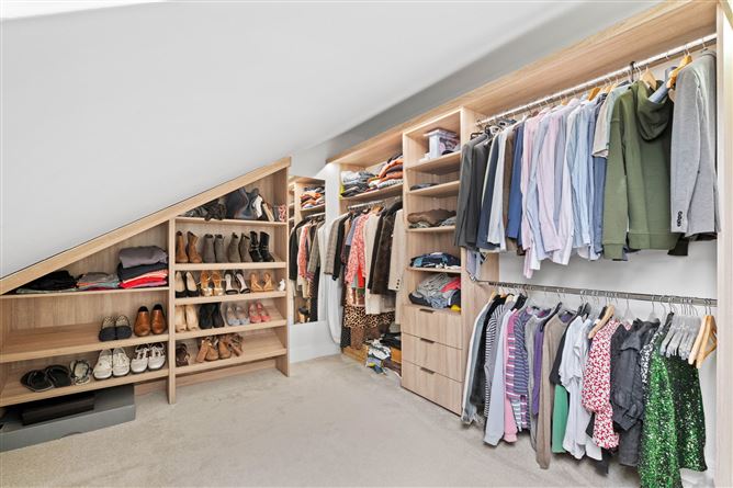 13 Larkfield Close, Leopardstown, Dublin 18