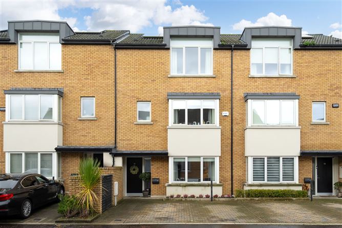 13 Larkfield Close, Leopardstown, Dublin 18