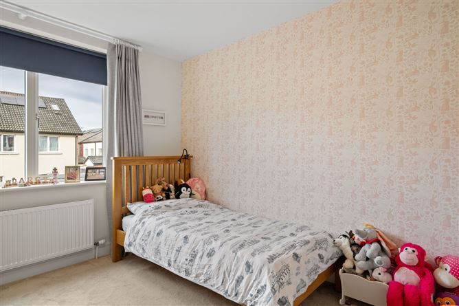 13 Larkfield Close, Leopardstown, Dublin 18