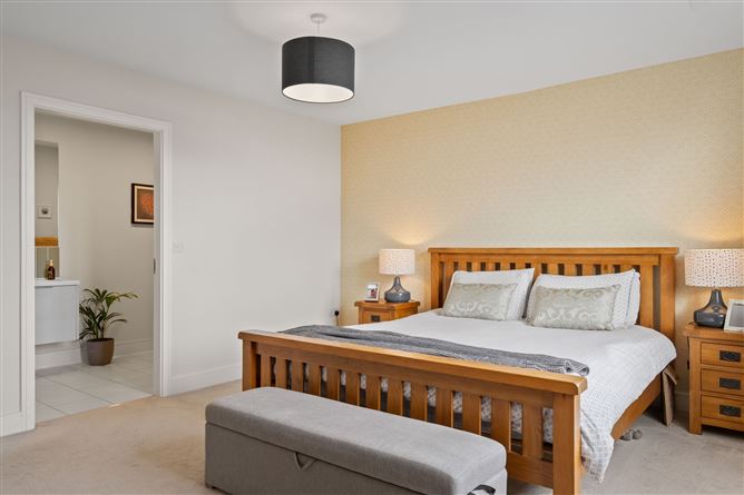 13 Larkfield Close, Leopardstown, Dublin 18