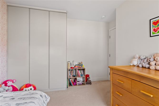 13 Larkfield Close, Leopardstown, Dublin 18