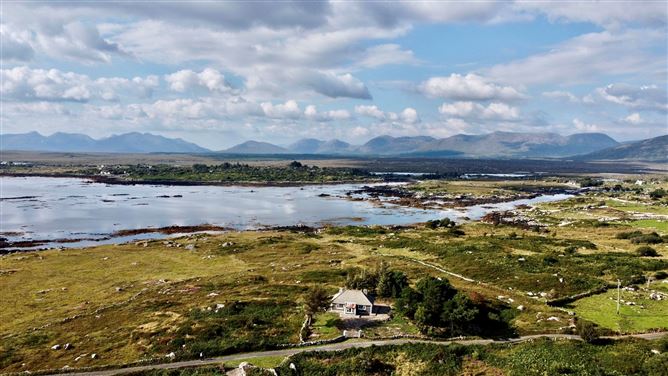 Cloch A'leachta, Turlough, Rosmuck, Galway