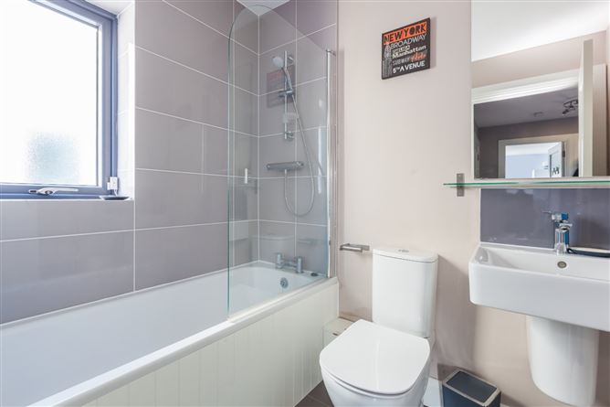 7 Hollywoodrath Crescent, Hollystown, Dublin 15