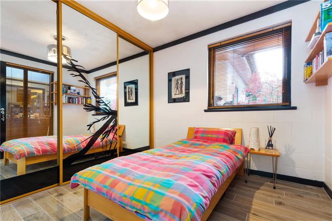 Mutiara, 5 Kilgobbin Heights, Stepaside, Dublin 18