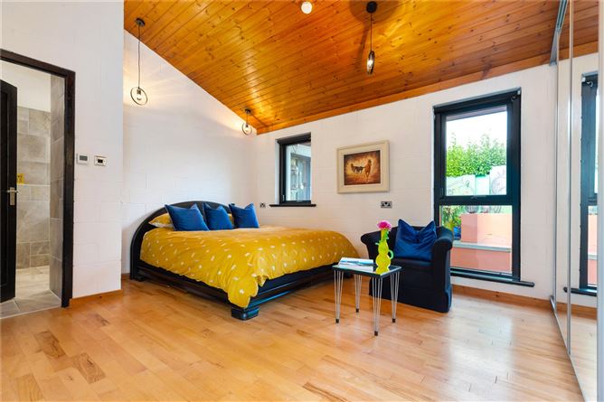 Mutiara, 5 Kilgobbin Heights, Stepaside, Dublin 18