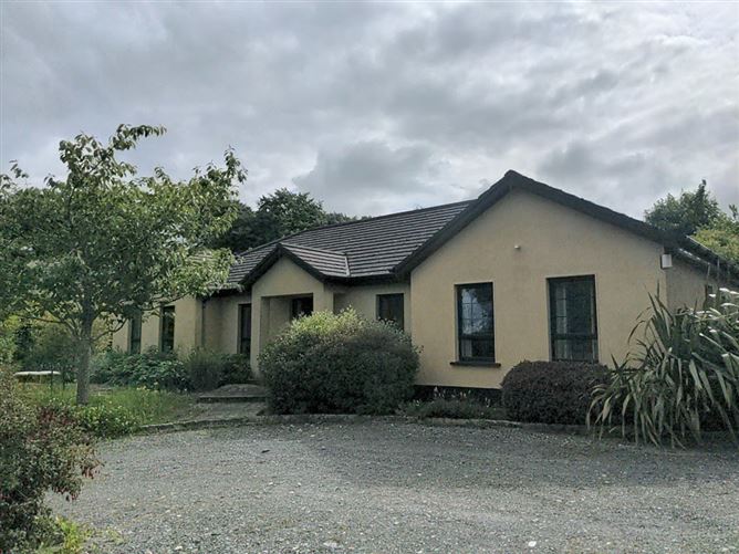 Main image for Derg View, Ballyscanlan, Coolbawn, Nenagh, Tipperary