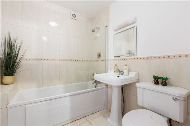 Apt 2 Stradbrook Hall, Stradbrook Road, Blackrock, County Dublin