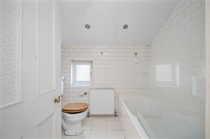 Photo 15 of 27 — 87 North Circular Road, Dublin 7, D07E2V8