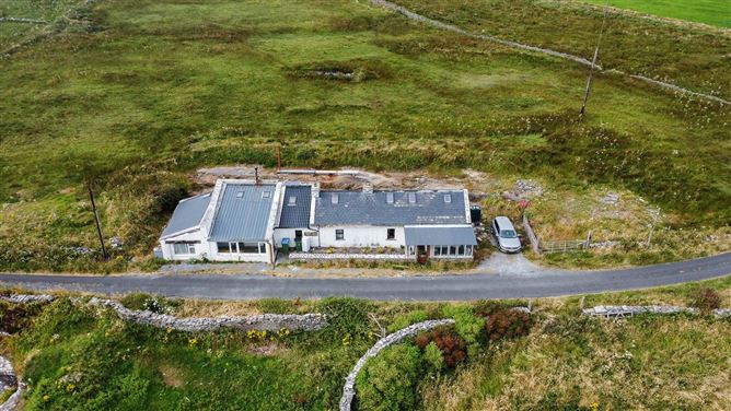 Molly`s Cottage, Liscannor, County Clare