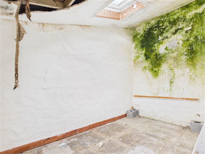 Molly`s Cottage, Liscannor, County Clare