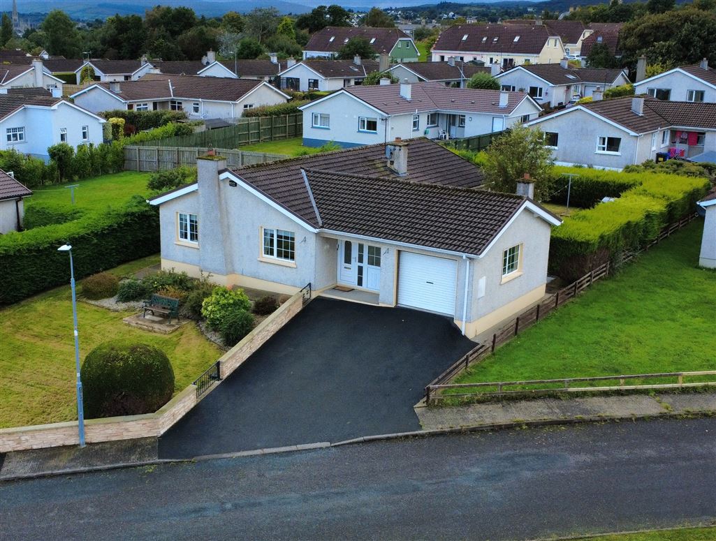 13 Knocknamona, Letterkenny, Donegal